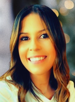 Headshot of Roseani.