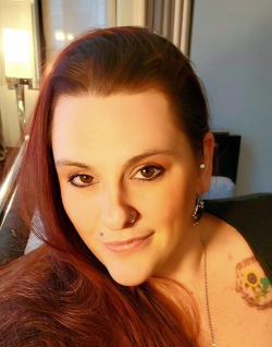 Headshot of Stephanie.